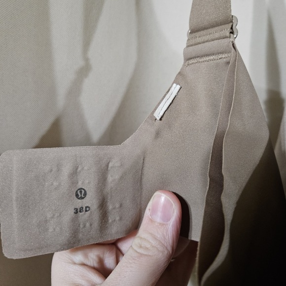 Lululemon Athletica Hold True Bra Soft Sand Size 38D Wireless Molded Cups - Picture 4 of 4